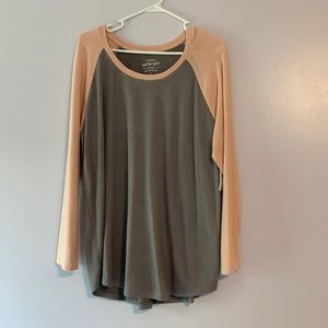 American Eagle Soft Long Sleeved T-Shirt